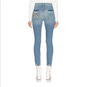 MOTHER The High Waisted Looker Ankle Fray - Sz 26